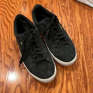 Puma Black Tennis Shoes
